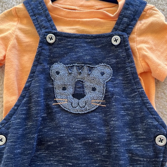 First Impressions baby boy outfit - Picture 3 of 5